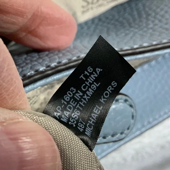 NWOT - Michael Kors Hamilton Traveler Studded Bag & Wristlet - Picture 14 of 15